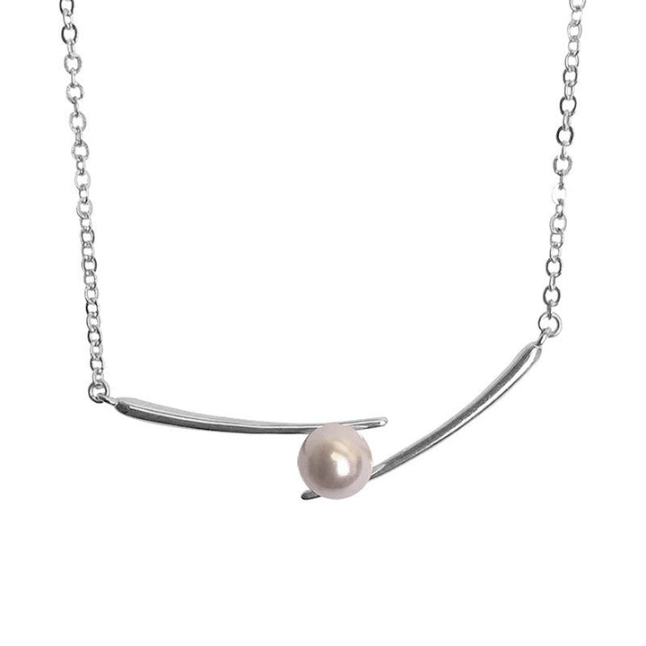 Women’s necklace with stylish minimalist design and elegant pearl Nin Boutique