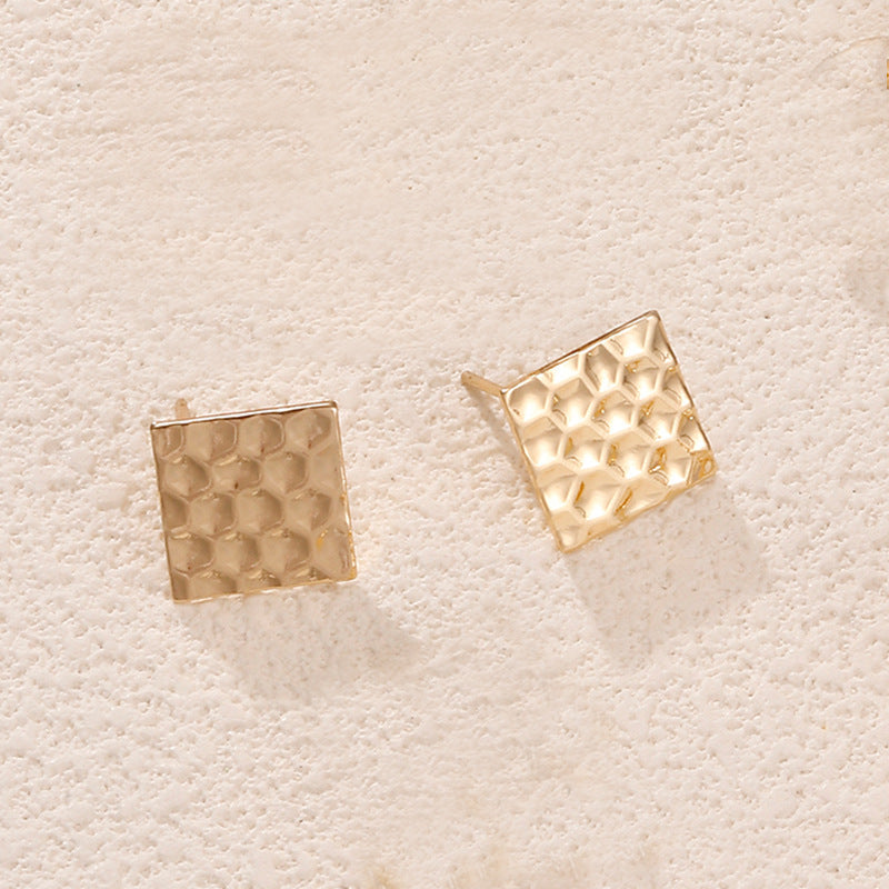 Ladies' earrings in modern sculptural design Nin Boutique