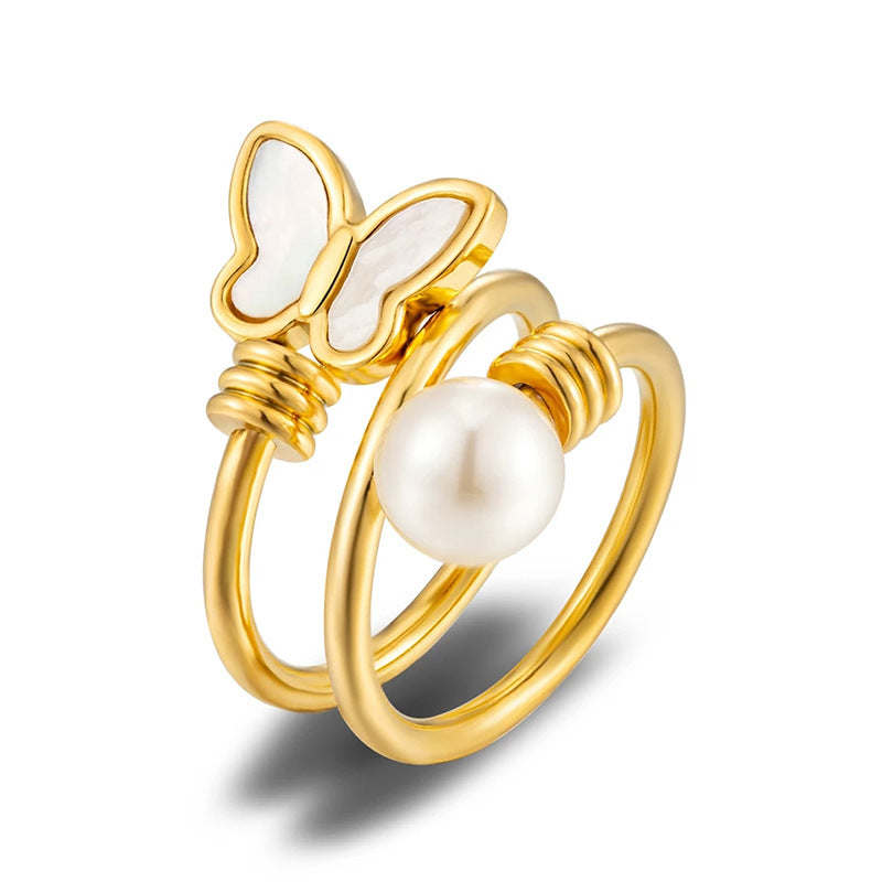 Ladies ring with delicate butterfly motif Nin Boutique