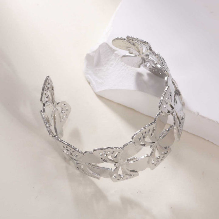 Women's Open Bangle with Elegant Wave Design Nin Boutique