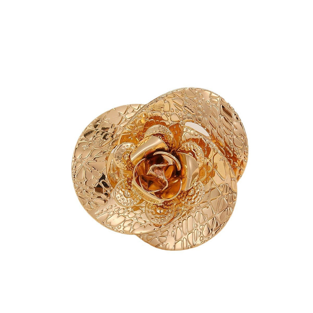 Ladies ring with elaborate rose design Nin Boutique