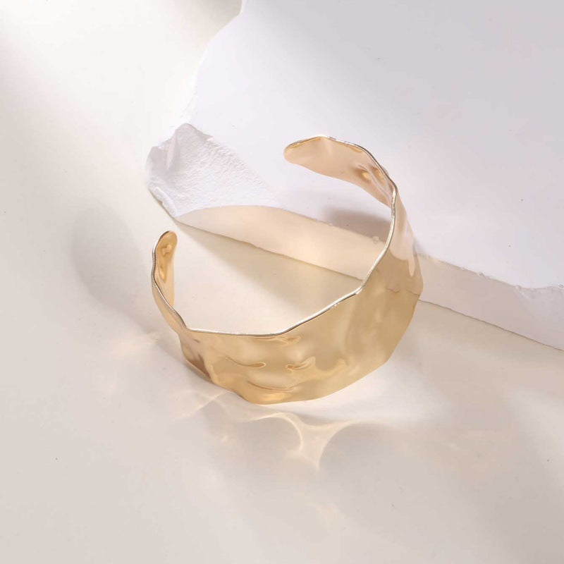 Women's Open Bangle with Artistic, Organic Design Nin Boutique