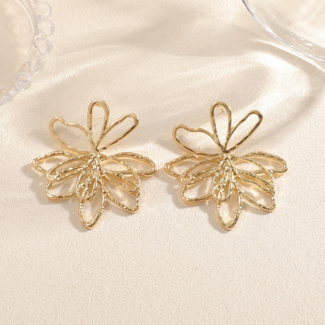 Women's earrings in floral design Nin Boutique