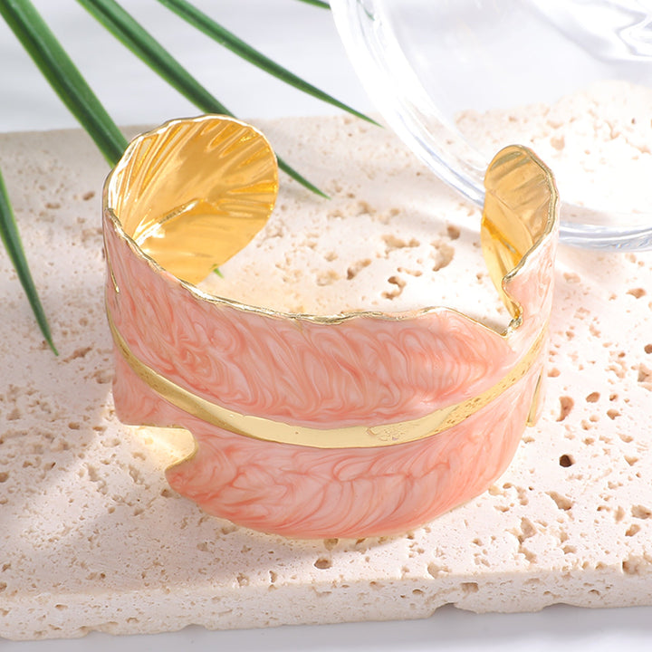 Women's Open Bangle with Textured Design Nin Boutique