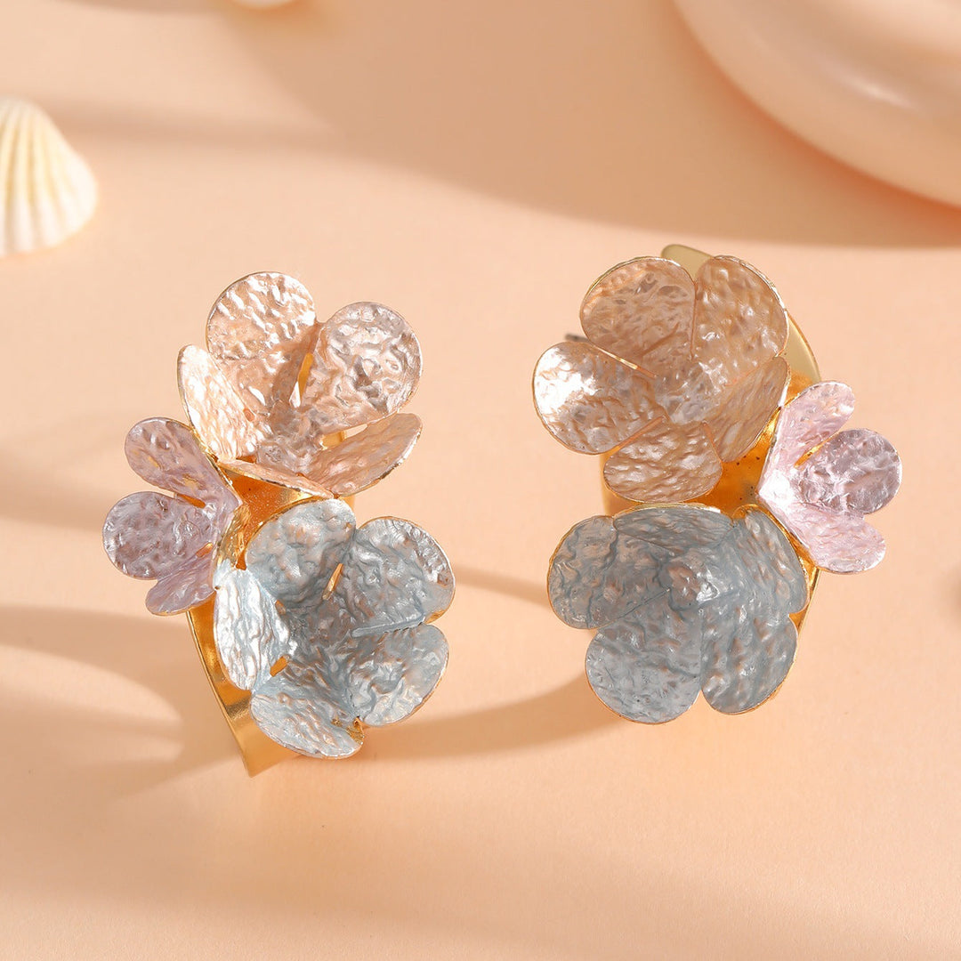 Women's stud earrings in modern floral pattern Nin Boutique