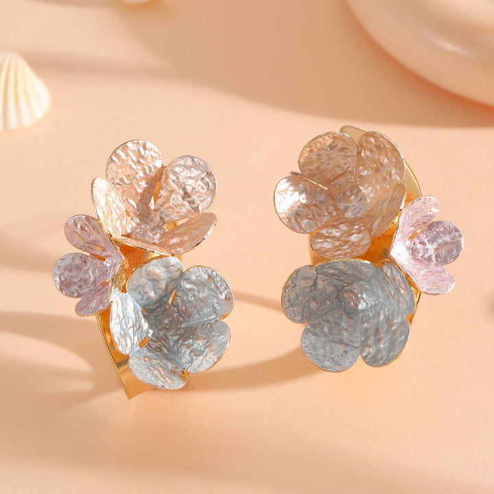 Women's stud earrings in modern floral pattern Nin Boutique