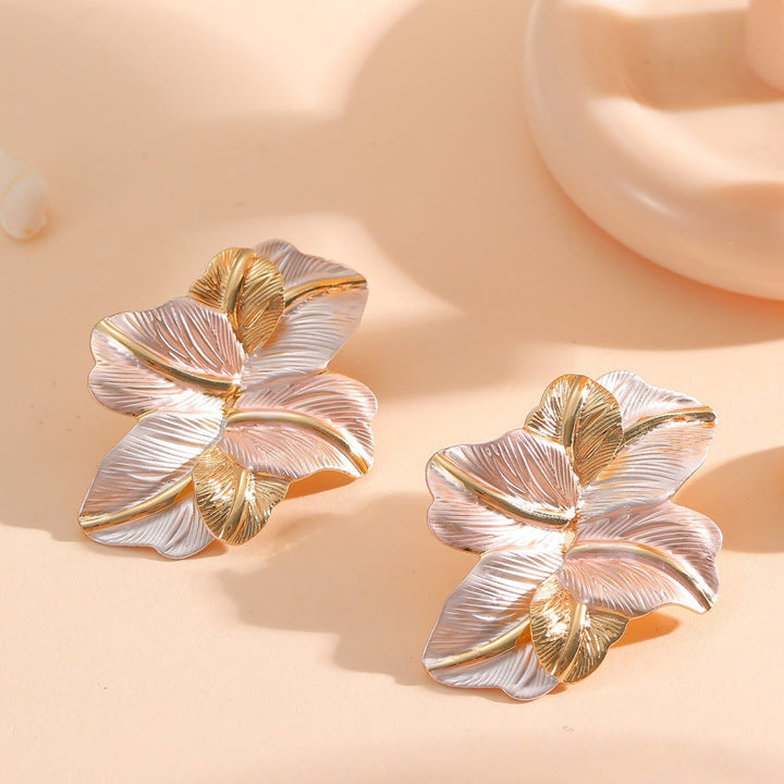 Women's earrings in stylish plant design Nin Boutique