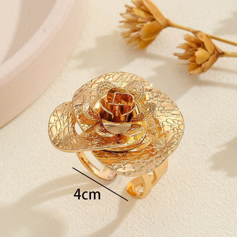 Ladies ring with elaborate rose design Nin Boutique