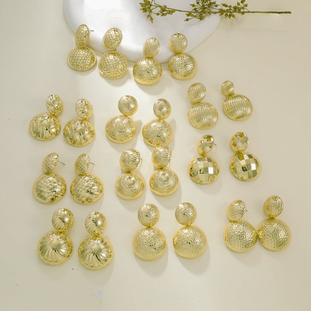 Ladies earrings in elegant relief design Nin Boutique