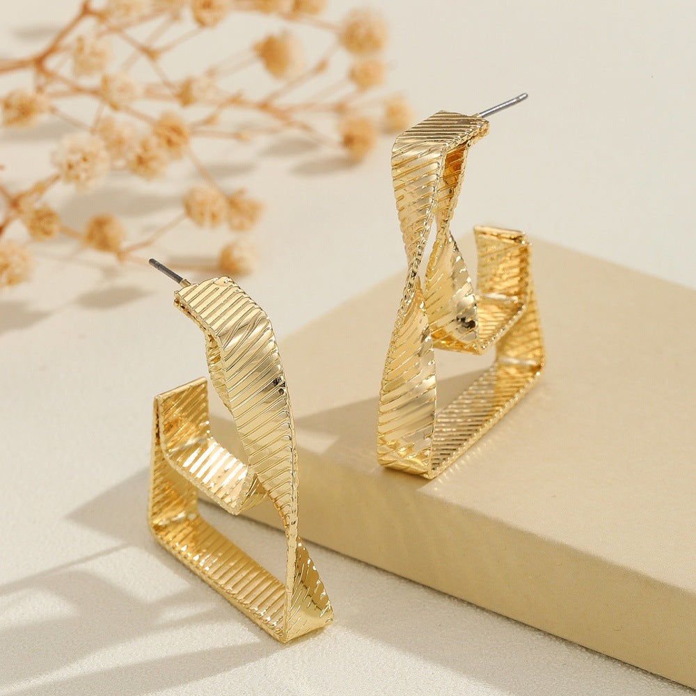 Women's earrings with innovative wave pattern Nin Boutique