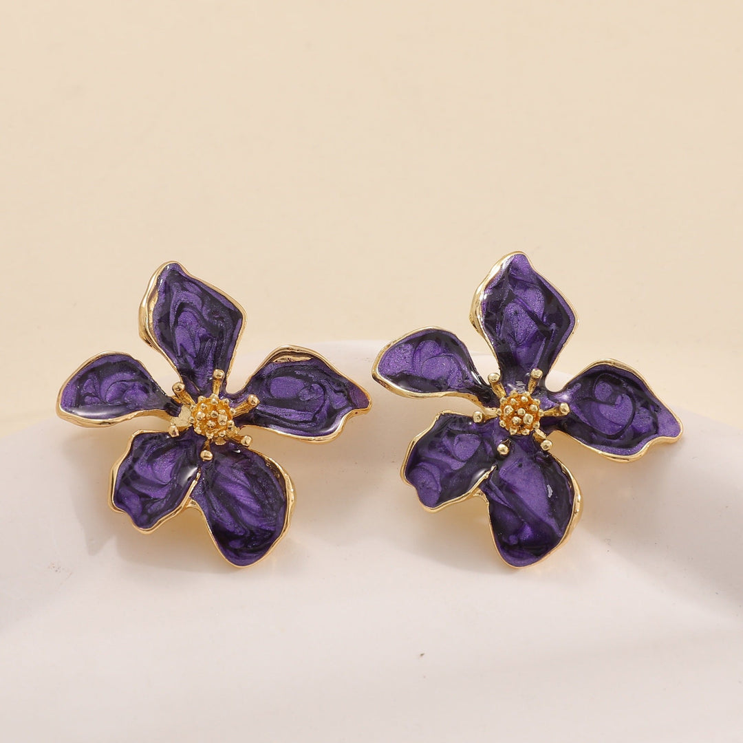 Ladies earrings in elegant flower design Nin Boutique