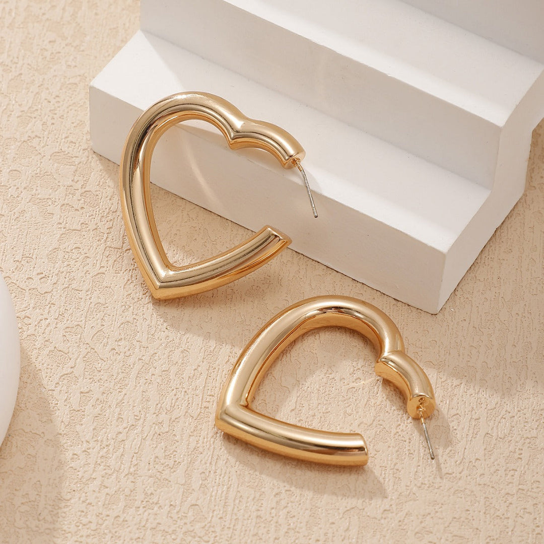 Women’s earrings with modern heart design Nin Boutique