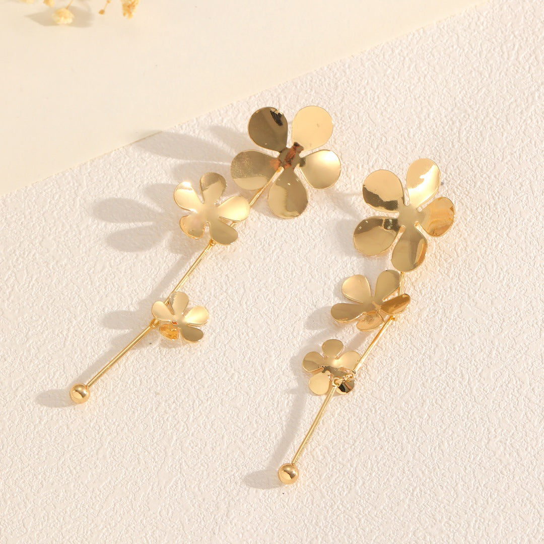 Women’s earrings with floral elements and shiny finish Nin Boutique