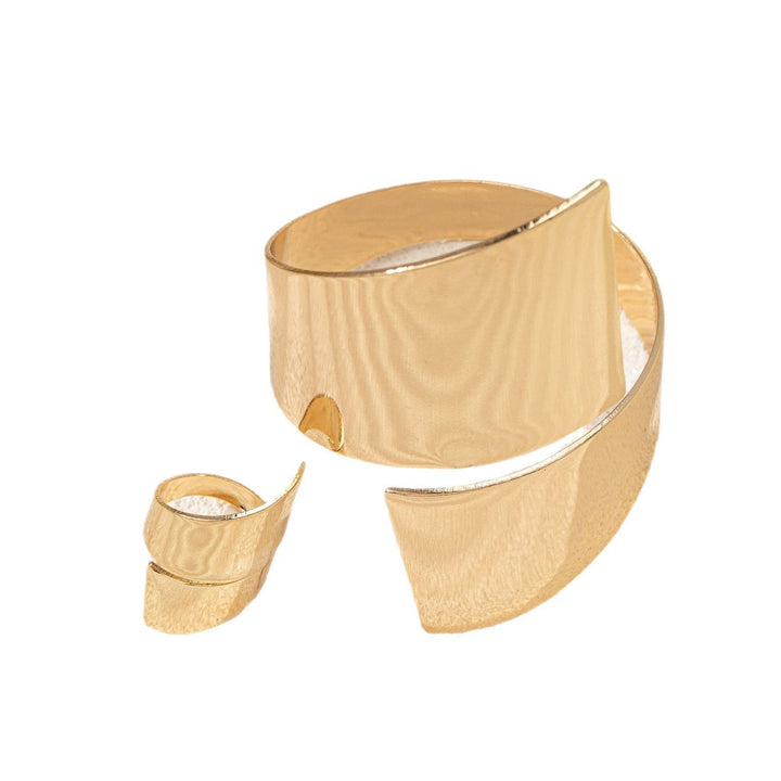 Women's cuff bracelet in modern, geometric design Nin Boutique