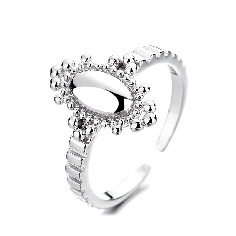 Women fashionable ring with extravagant gold design Nin Boutique