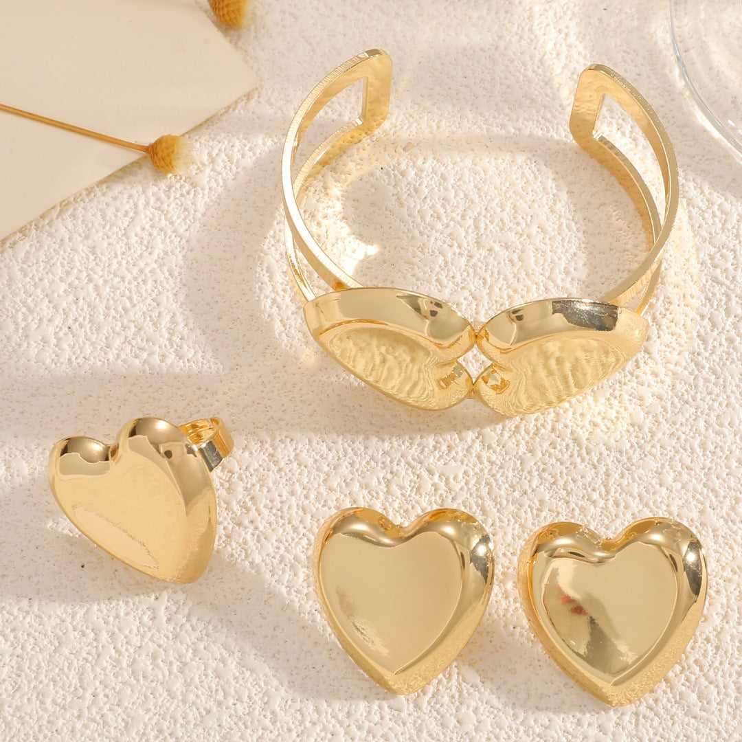 Ladies Open Bangle with Elegant Heart Shape Nin Boutique