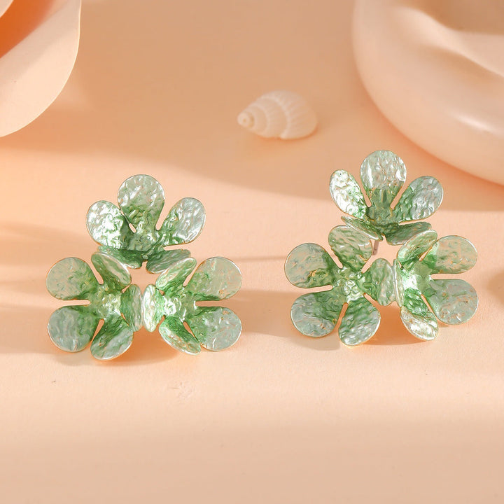 Women's earrings in modern plant-inspired design Nin Boutique