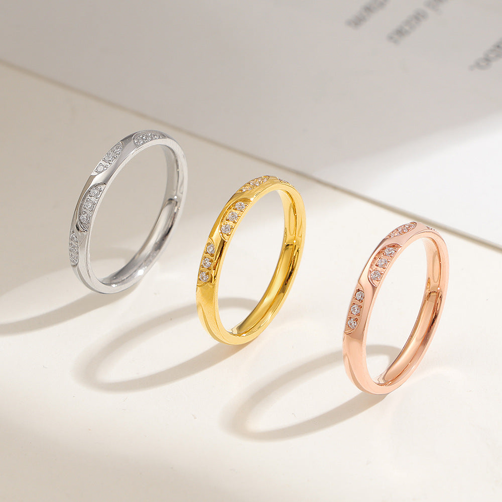 Women's delicate ring with elegant, curved details Nin Boutique