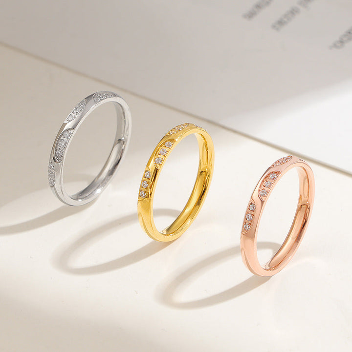Women's delicate ring with elegant, curved details Nin Boutique