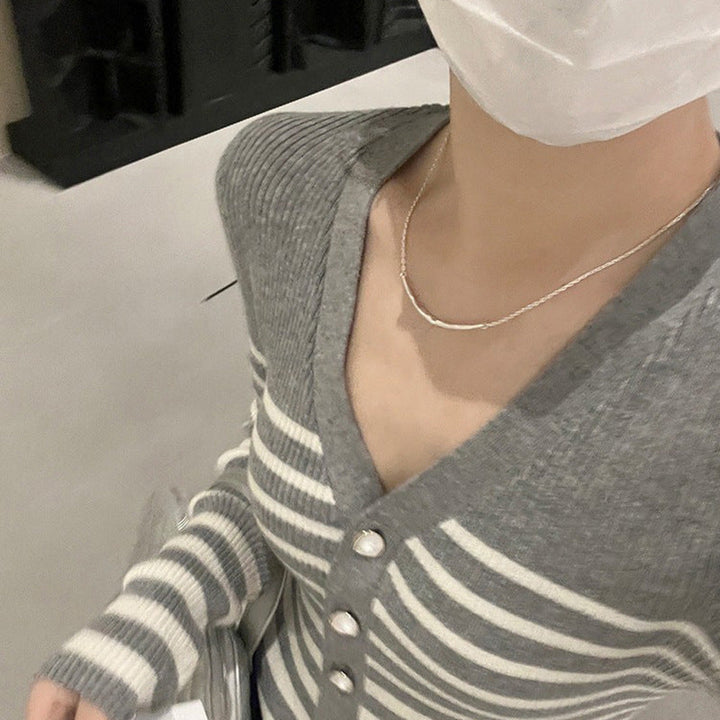 Ladies Minimalist Necklace in Elegant Wave Design Nin Boutique