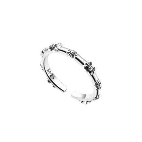 Women's ring with floral elements and fine detailing Nin Boutique