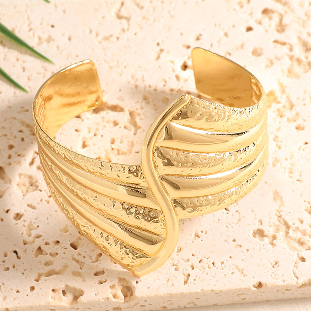 Women's Open Bangle with Artistic Coral Pattern Nin Boutique