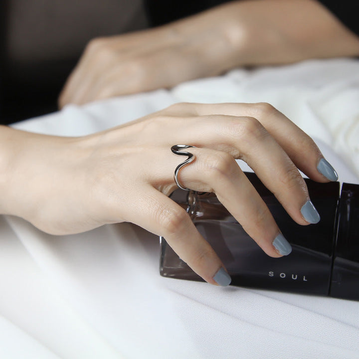 Women Ring in modern wave design Nin Boutique