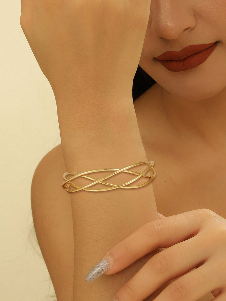 Women's bangle with elegant curved design Nin Boutique