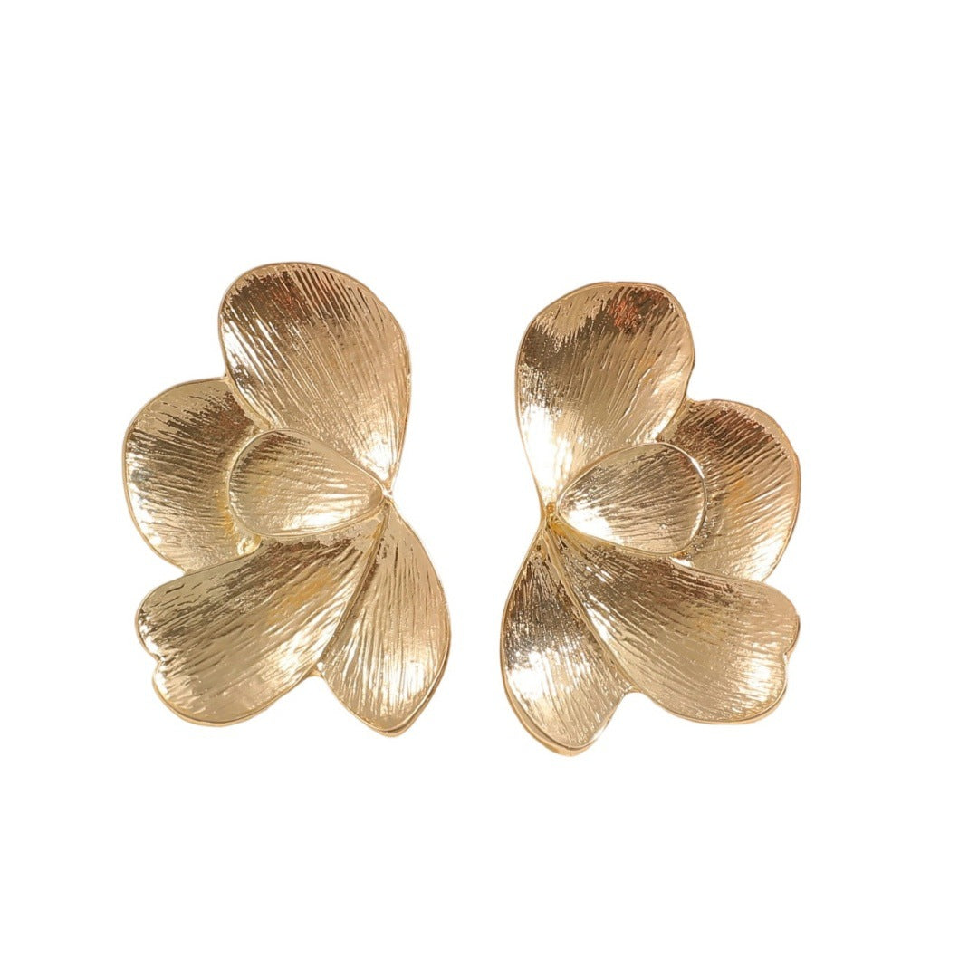 Women’s earrings in floral design with elegant finish Nin Boutique