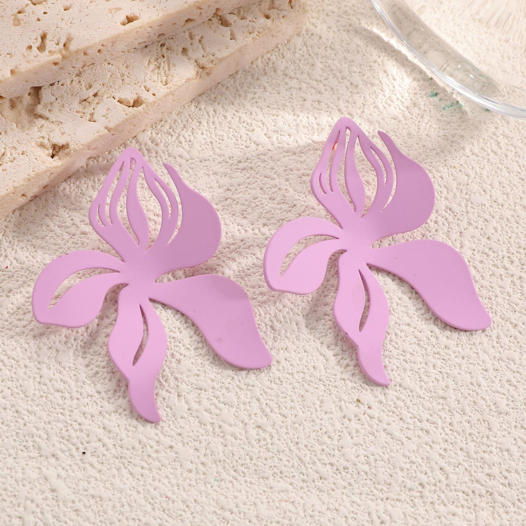 Ladies earrings in artistic floral design with pearls Nin Boutique