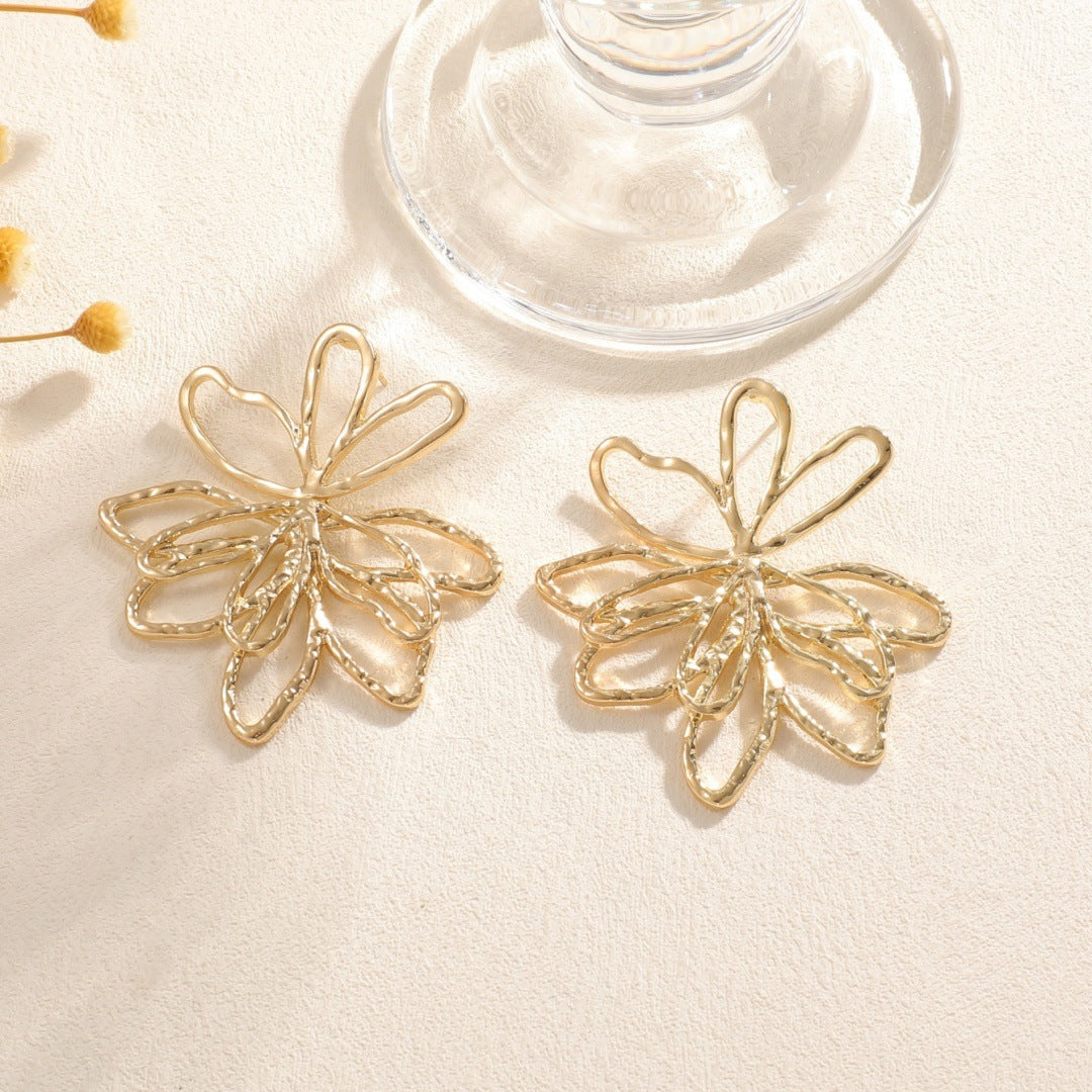 Women's earrings in floral design Nin Boutique