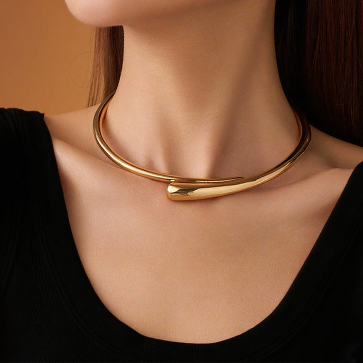 Ladies Open Cuff Bracelet with Elegant, Sculptural Design Nin Boutique