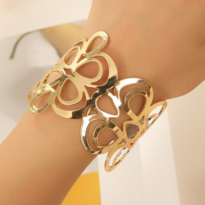 Women's Open Cuff Bracelet with Elegant Curved Design Nin Boutique