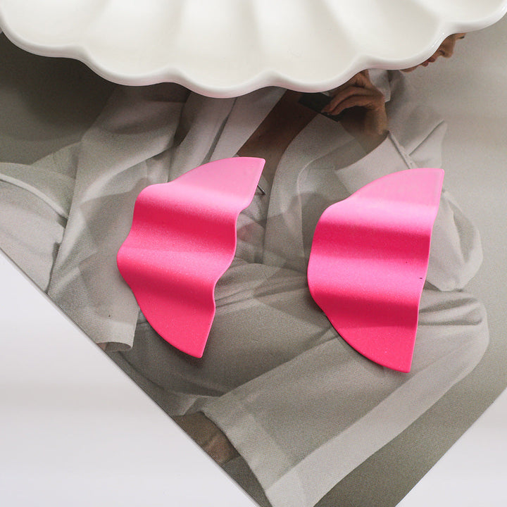 Women’s earrings in modern wave design Nin Boutique