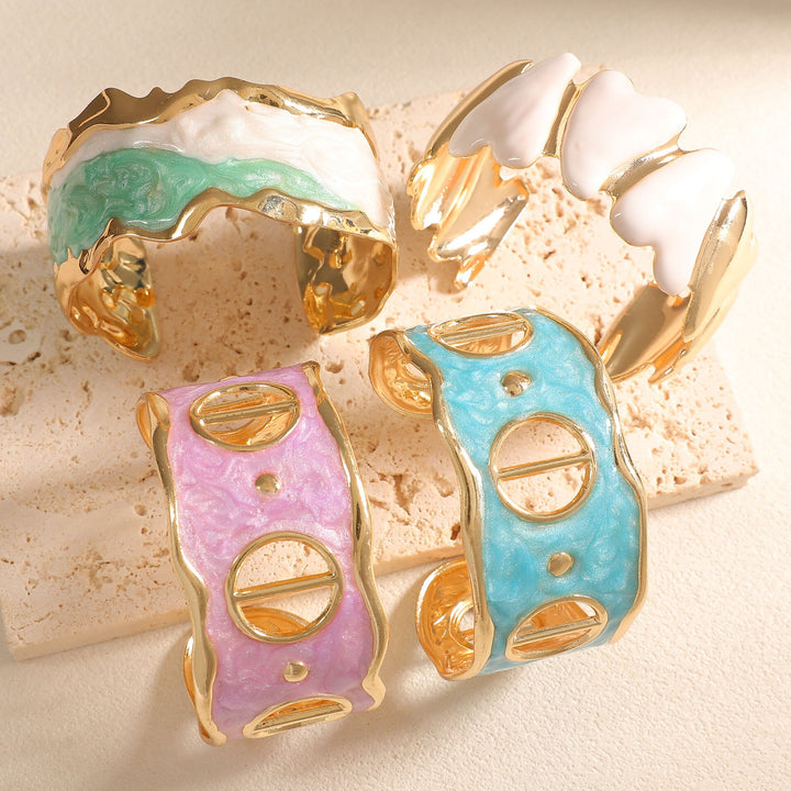 Women Open Bangle with Artistic Snake Motif Nin Boutique