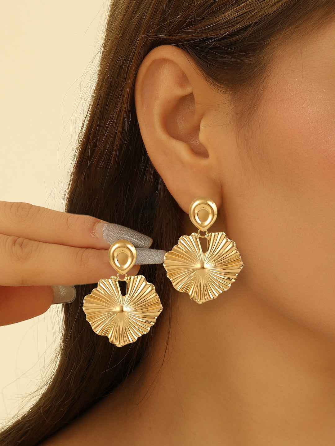 Women's earrings in a modern, geometric design Nin Boutique