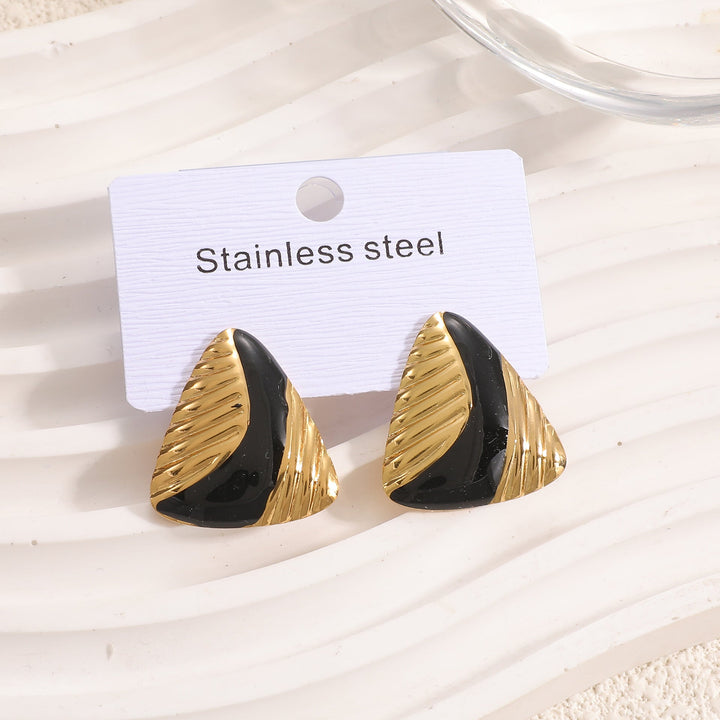 Women's earrings in modern geometric design Nin Boutique