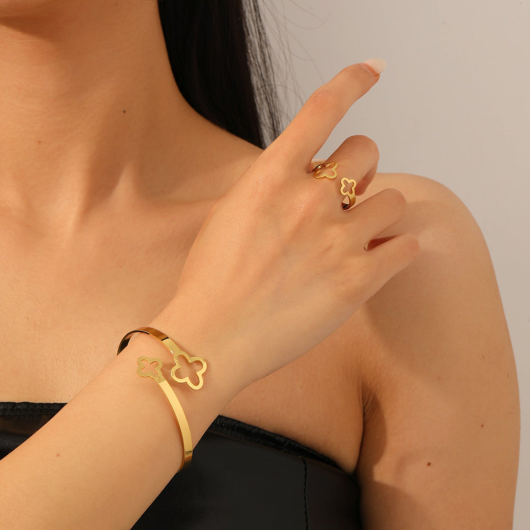 Women's bracelet with elaborate floral pattern Nin Boutique