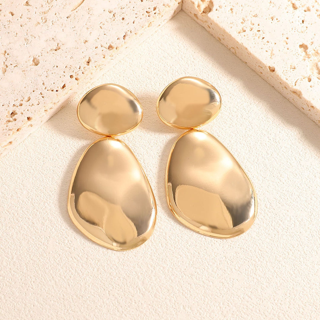 Women's Pearl and Metal Design Earrings Nin Boutique