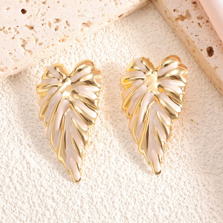 Women's earrings in modern leaf design Nin Boutique