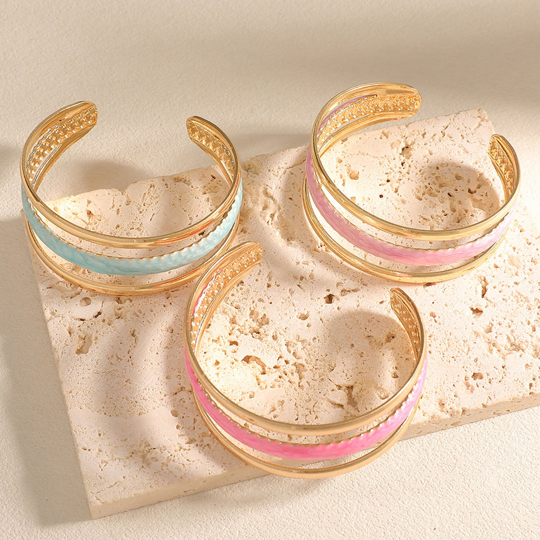 Women's Open Bangle with Artistic Relief Design Nin Boutique