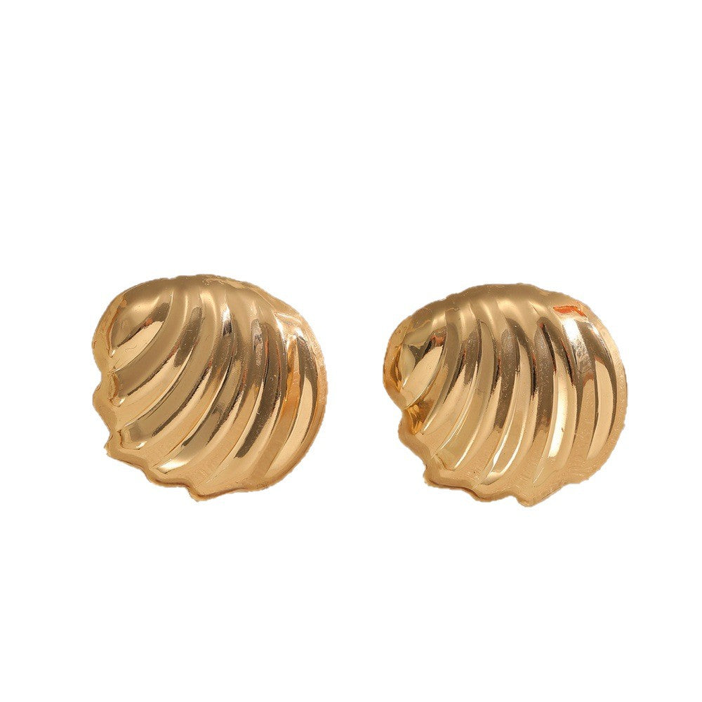 Women earrings in elegant shell shape Nin Boutique