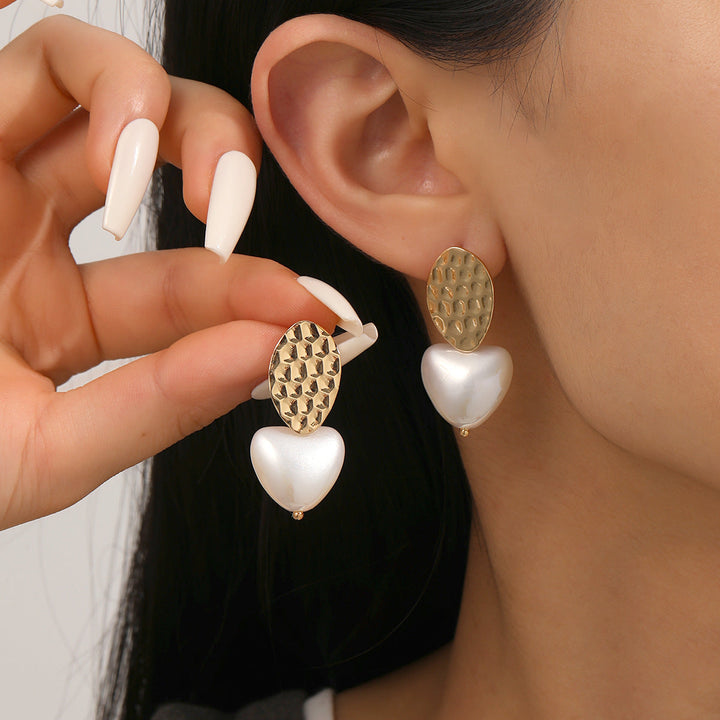Women earrings with elegant butterfly pendant Nin Boutique