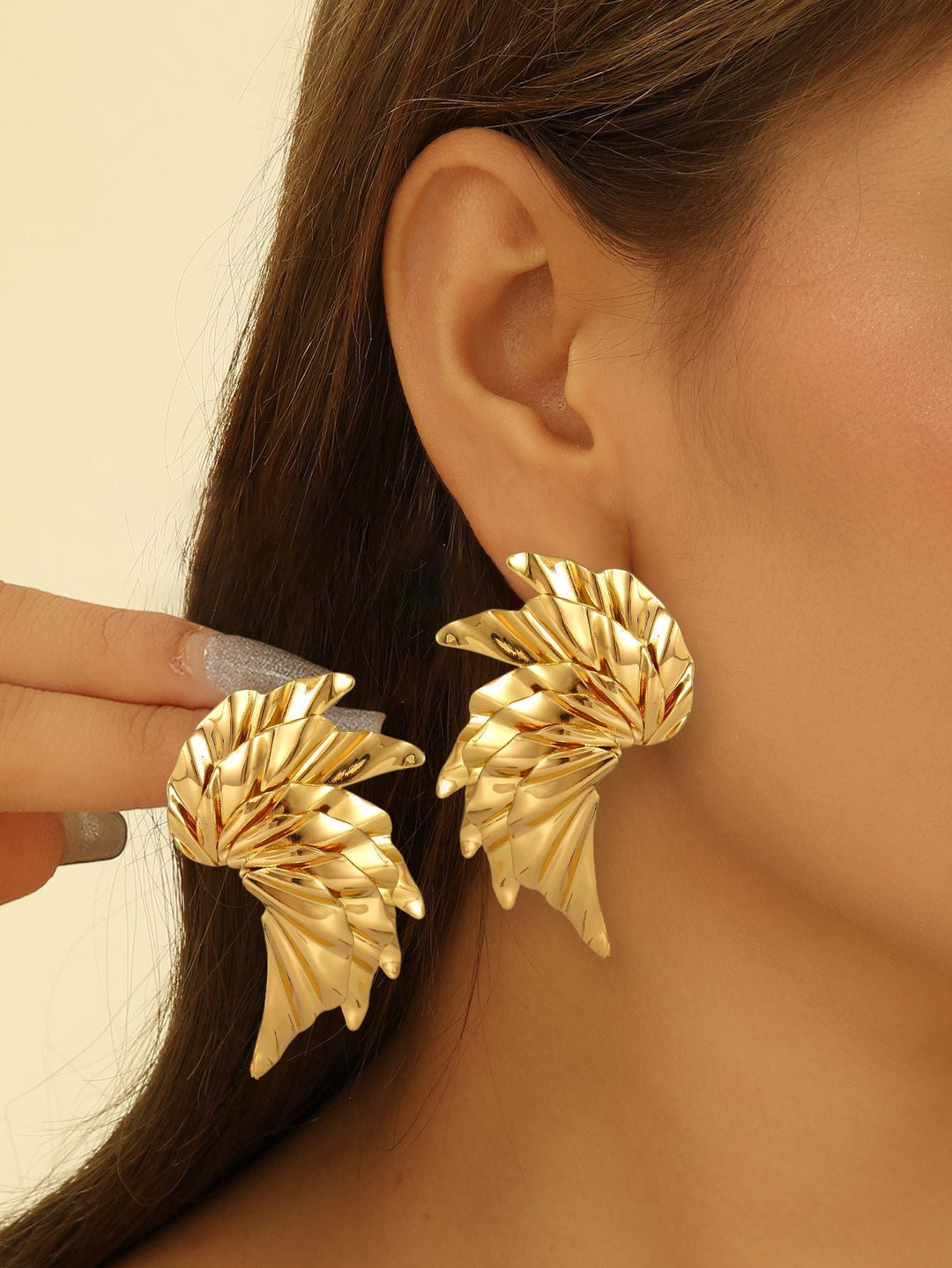 Women's earrings in a luxurious, spiral design Nin Boutique