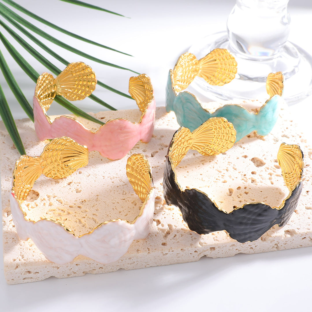 Ladies Elegant Shell Bracelet made of fine metal and epoxy resin Nin Boutique