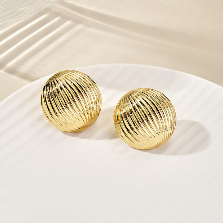 Women's earrings with elaborate scale pattern Nin Boutique