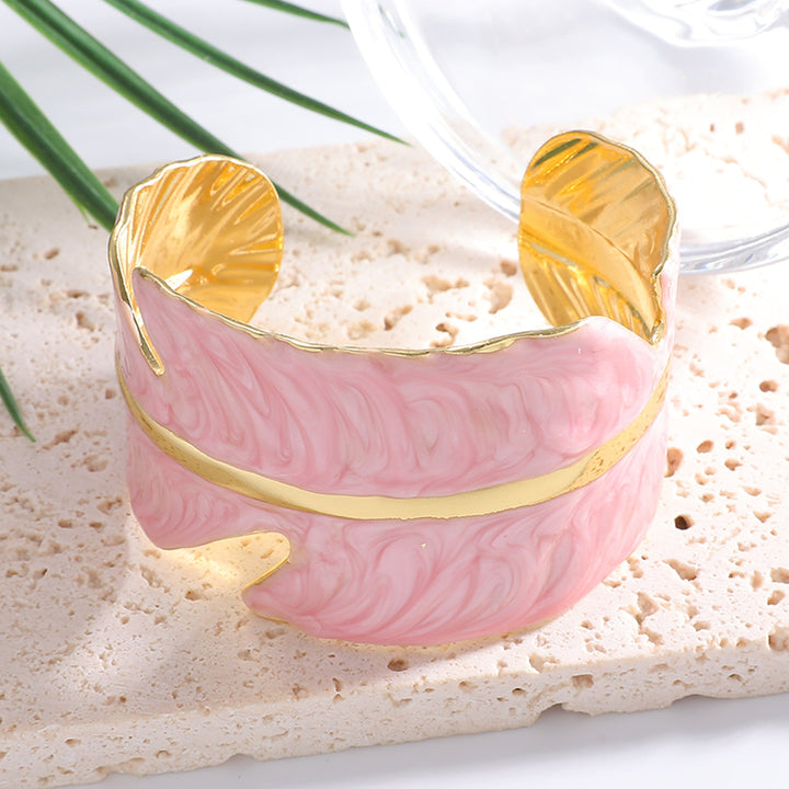 Women's Open Bangle with Textured Design Nin Boutique