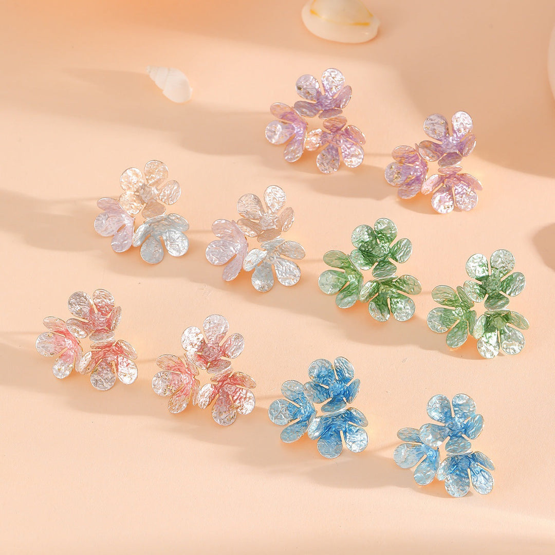 Women's earrings in modern plant-inspired design Nin Boutique