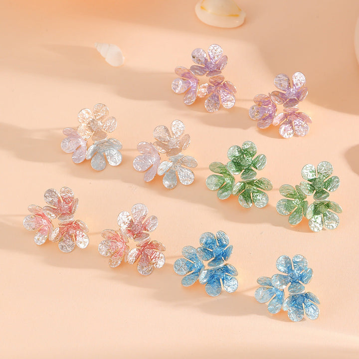 Women's earrings in modern plant-inspired design Nin Boutique