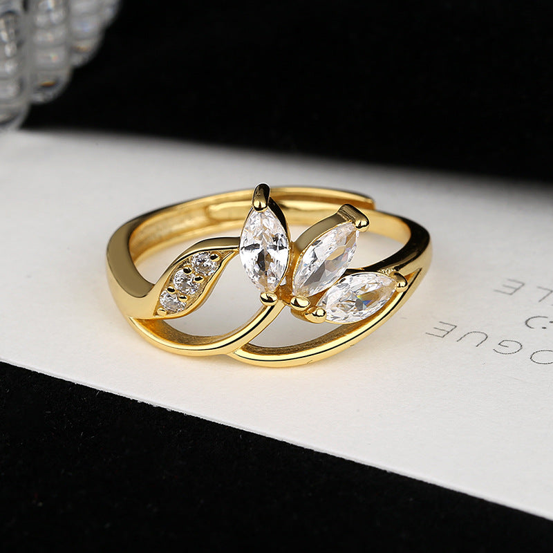 Women’s ring with intricate design and radiant crystals Nin Boutique